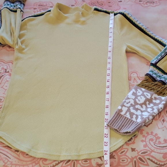 Switch it Up Thermal Top. Crochet Leopard Cheetah - Picture 14 of 16